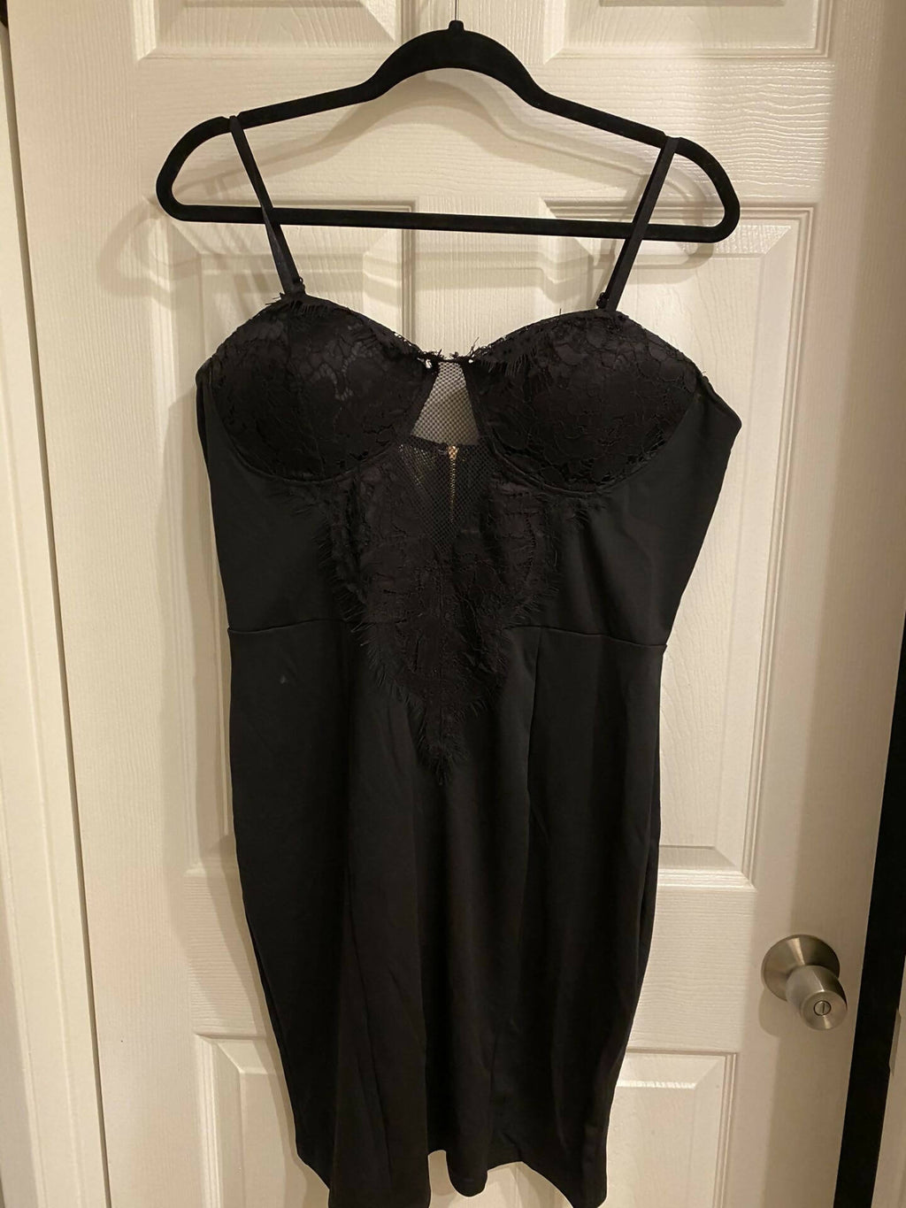 Lace Form Body Top Dress