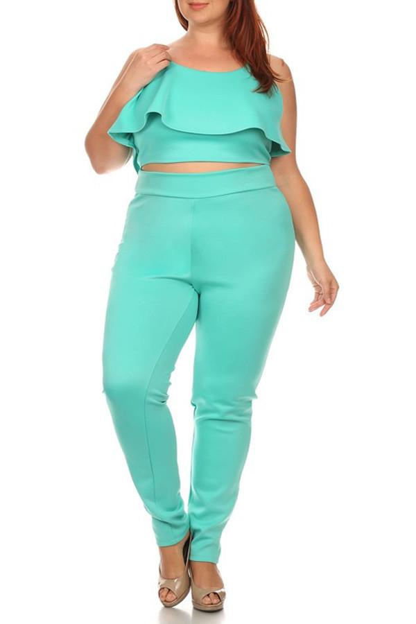 Plus Size Solid 2-piece Top And Pants Set In A Fitted Style